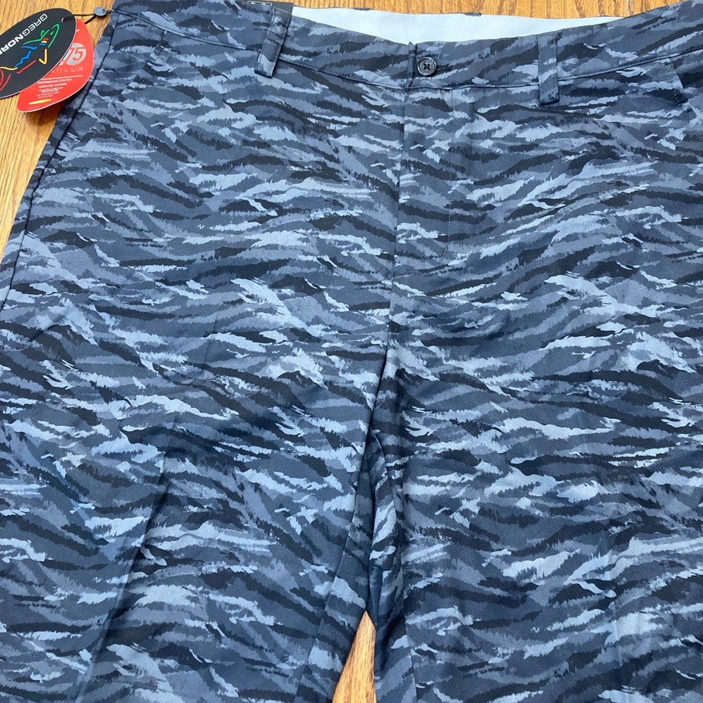 Greg Norman ML75
Mircolux Golf Shorts